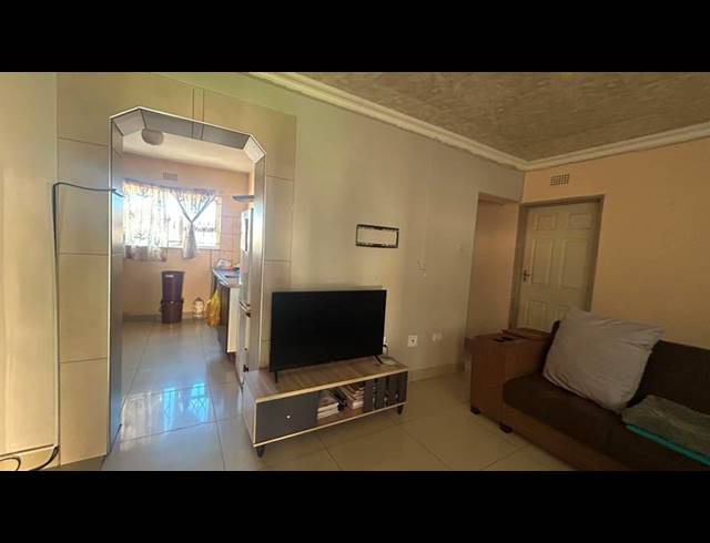 3 BEDROOM APARTMENT FOR SALE IN BRACKENHAM